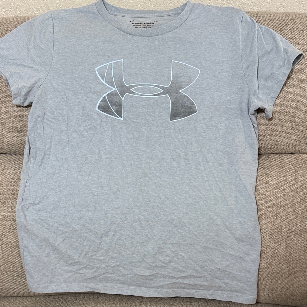 Under Armour women’s Gray T-Shirt - size large
